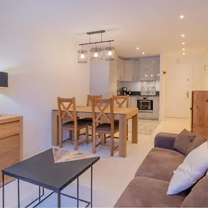 https://les-portes-du-brvent.hotels-rhonealpes.com